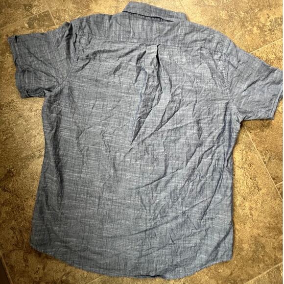 IZOD Saltwater Relaxed Classic short sleeve button down chambray blue, men's XL - Picture 7 of 7